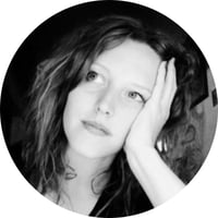 photo of a female author named Ashley Wilson