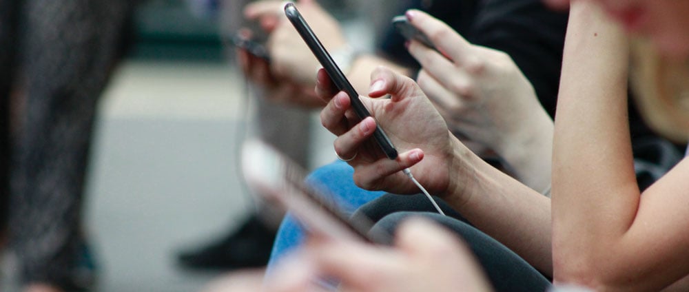 people-on-their-phone
