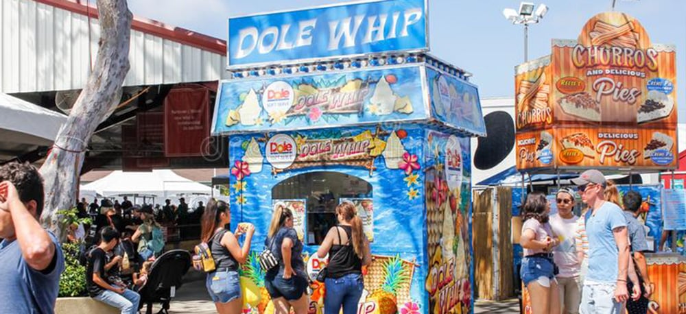 vendor-stand-at-a-concert